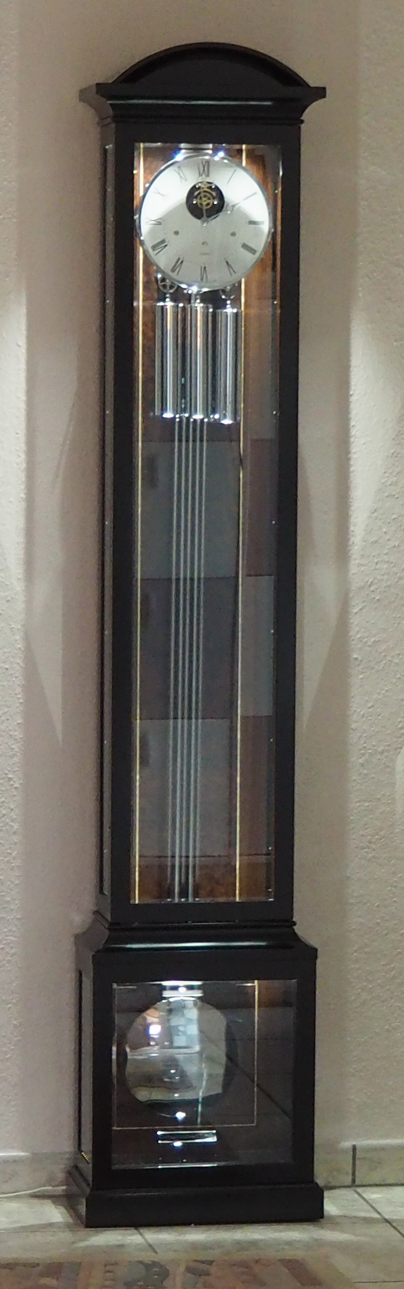 Kieninger flor clock balck with long swinging pendulum