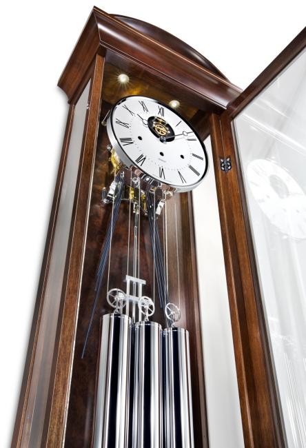 Kieninger Langpendel Standuhr Nussbaum / chrom und offenem Anker