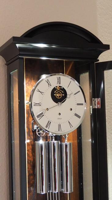 Kieninger Langpendel Standuhr Schleiflack schwarz / Nussbaum chrom und offenem Anker