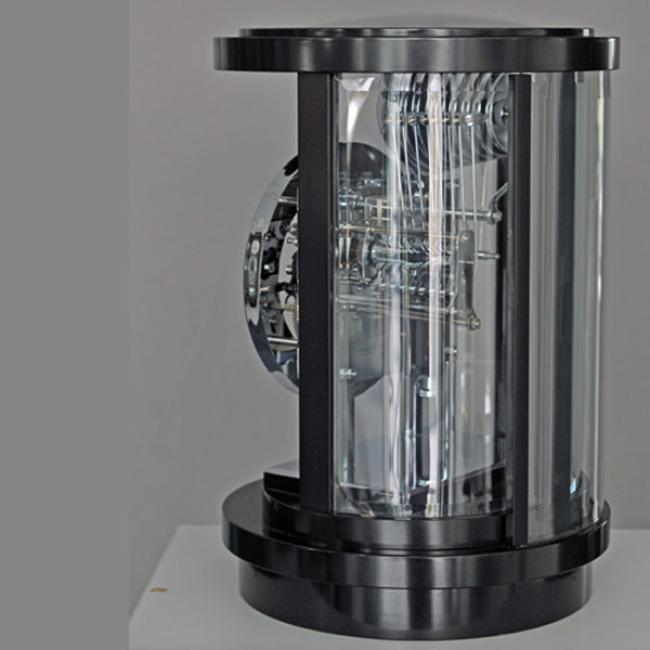Runde Kaminuhr im Kieninger Design schwarzer Schleiflack