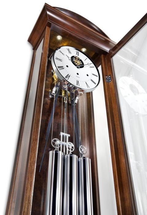 Kieninger Langpendel Standuhr Nussbaum / chrom und offenem Anker
